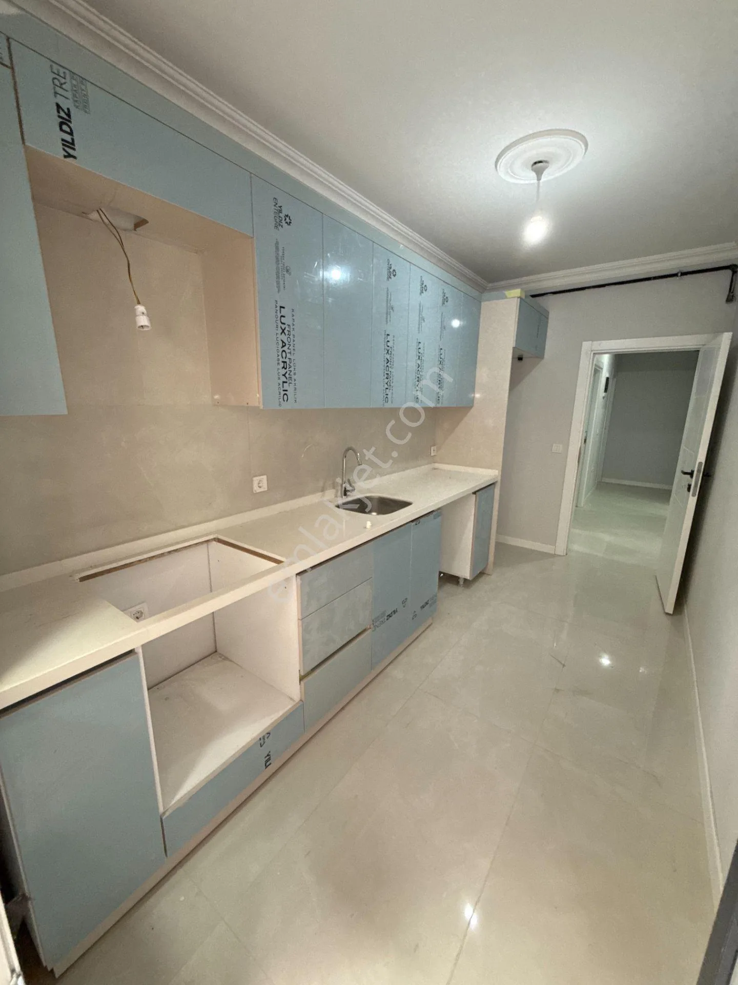 Yenibosnada Satılık 120 m2 3+1 Otoparklı Daire (sıfır Bina)