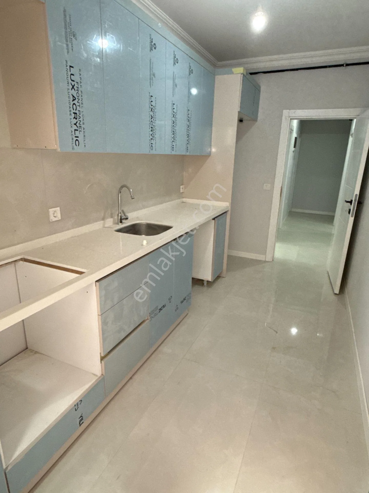 Yenibosnada Satılık 120 m2 3+1 Otoparklı Daire (sıfır Bina)