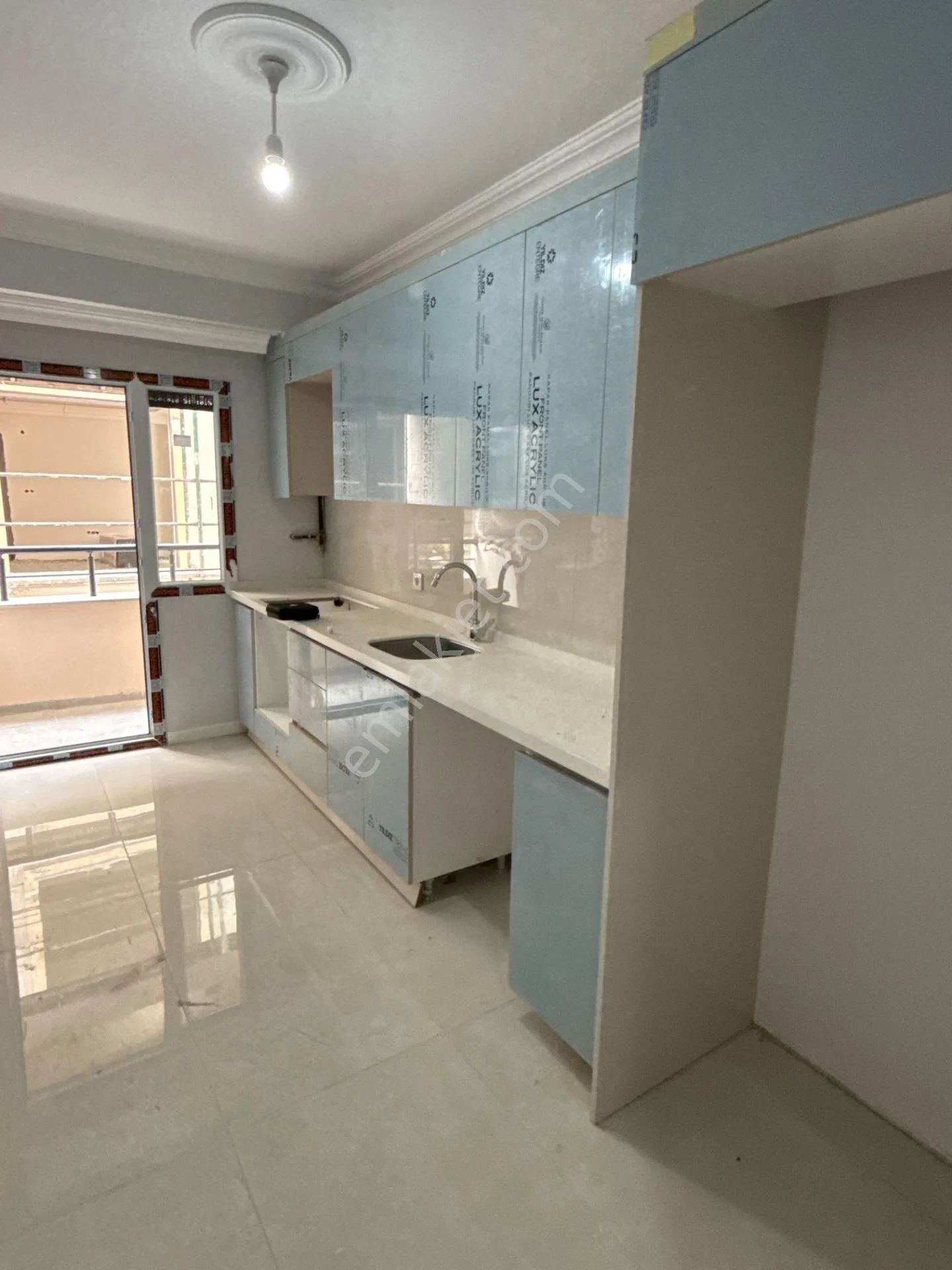 Yenibosnada Satılık 120 m2 3+1 Otoparklı Daire (sıfır Bina)
