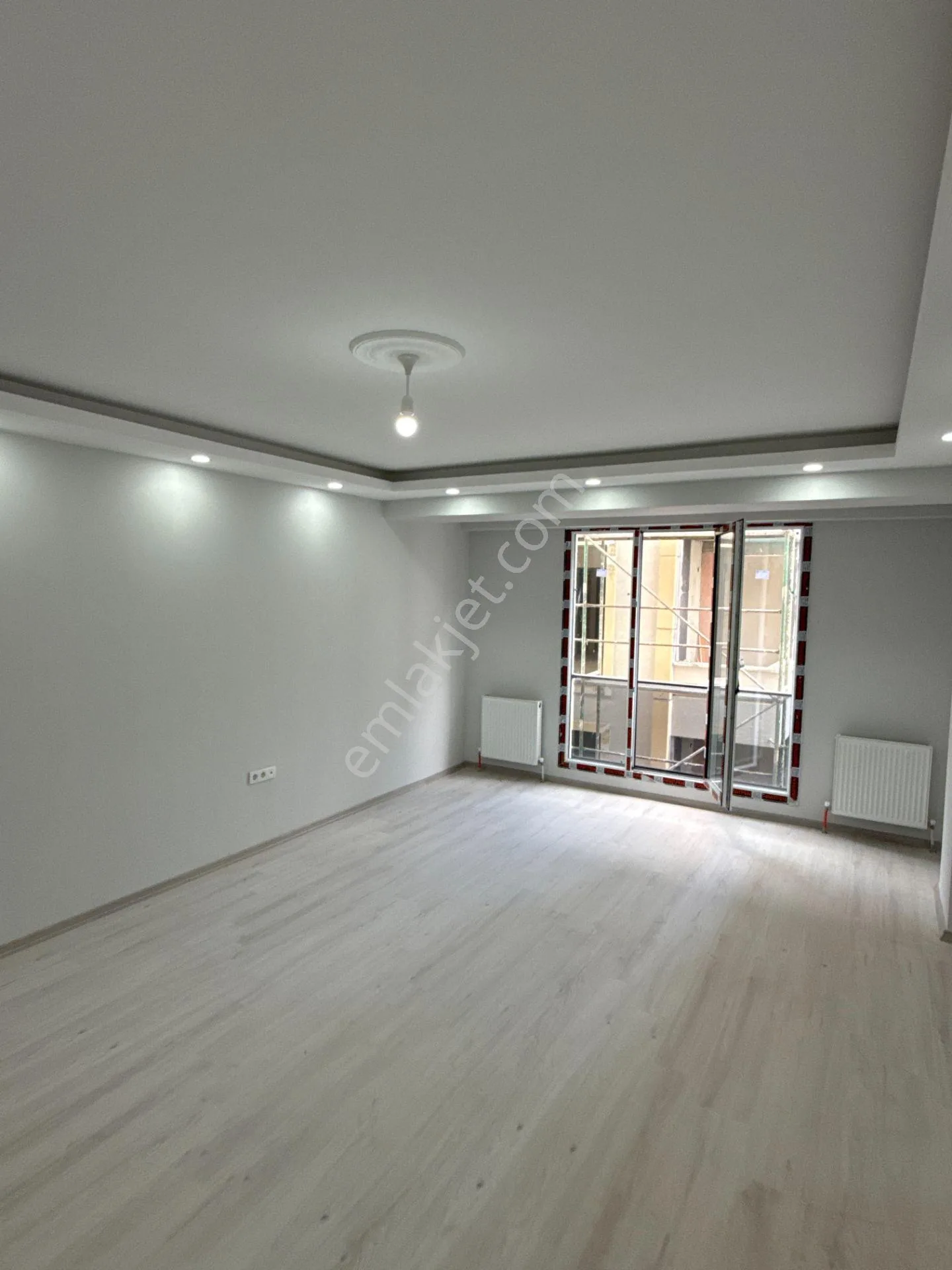 Yenibosnada Satılık 120 m2 3+1 Otoparklı Daire (sıfır Bina)