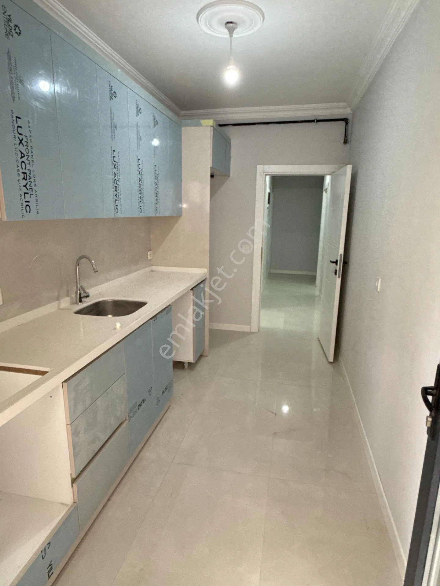 Yenibosnada Satılık 120 m2 3+1 Otoparklı Daire (sıfır Bina)