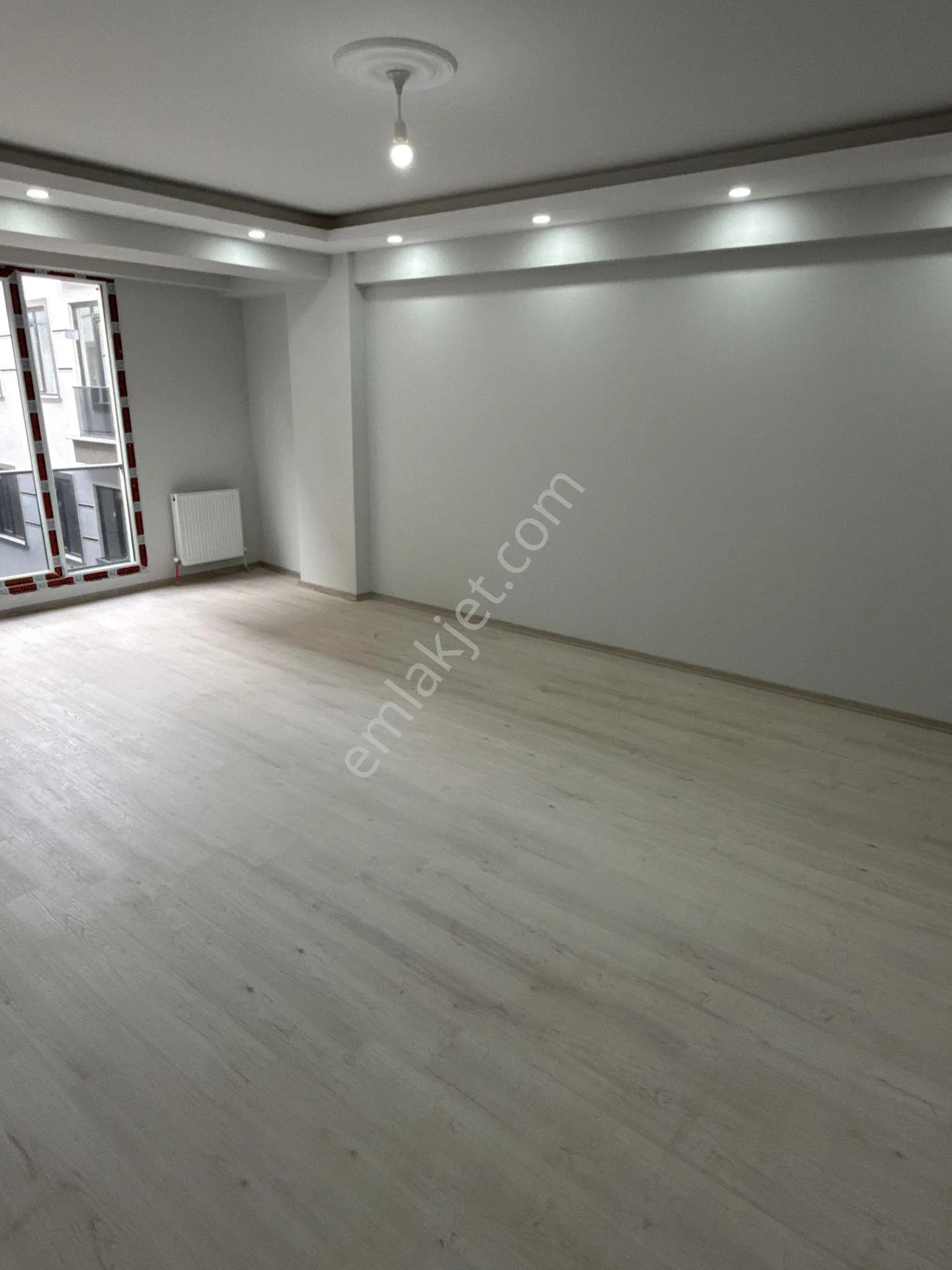 Yenibosnada Satılık 120 m2 3+1 Otoparklı Daire (sıfır Bina)