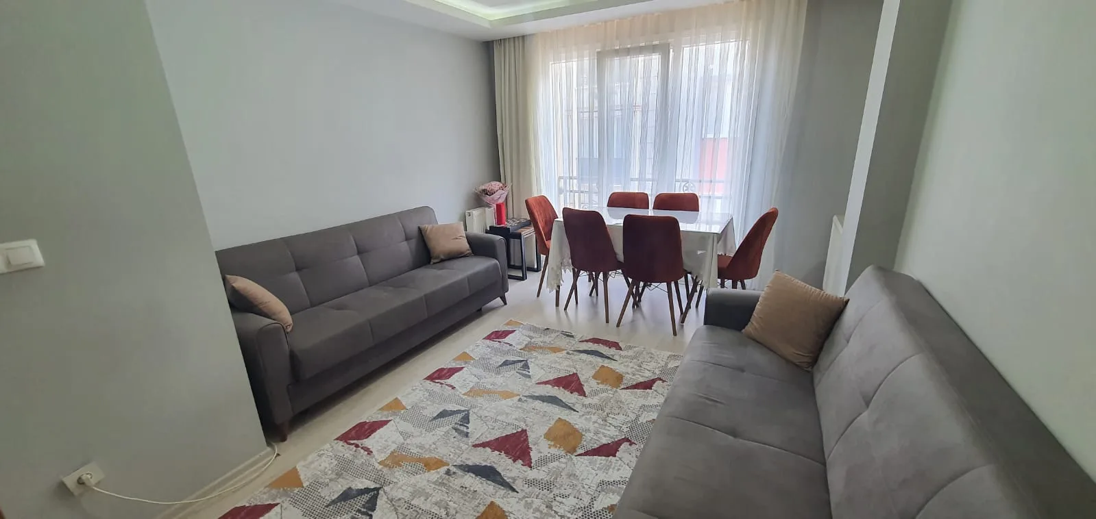 Bahçelievler Yenibosna'da Satılık 2+1 80m² Daire