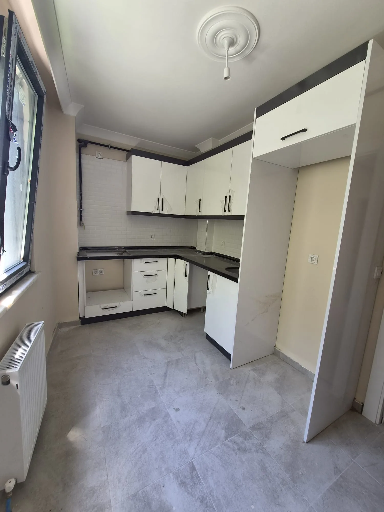 Sultanbeyli Giresun Caddesinde Acil Satılık 6+1 Dubleks Daire